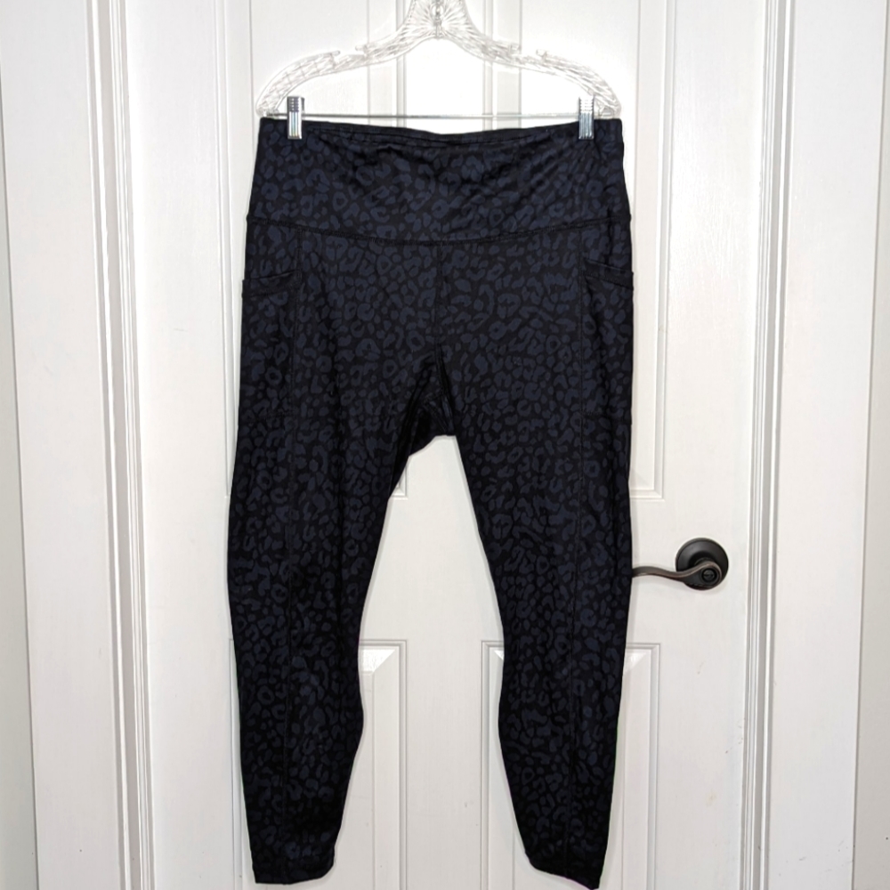 Yogalicious Luxe plus size cropped leggings size 1X